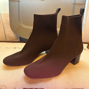 Everlane Chocolate Ribbed Ankle Booties
